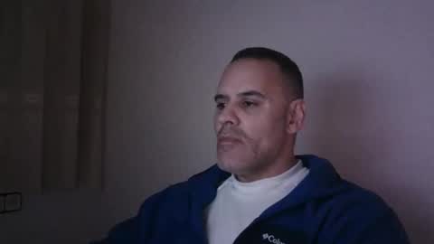 Snapshot of gioshadow chatting on January 23, 8:35 pm gioshadow online show from January 23, 8:35 pm