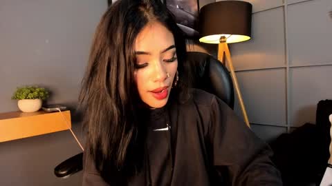 Giovanna  online show from January 13, 8:26 am