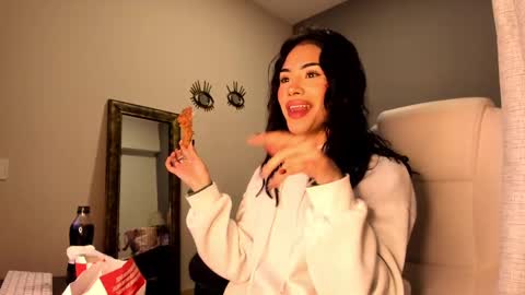 Giovanna  online show from September 24, 5:00 am