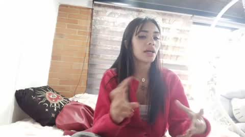 Snapshot of giovanna_oliveria chatting on July 8, 9:30 pm giovanna_oliveria online show from July 8, 9:30 pm