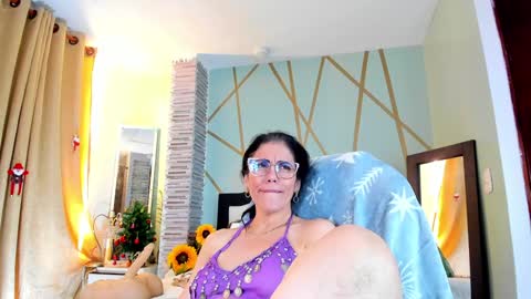 Snapshot of girasol_walton chatting on December 26, 8:11 pm Girasol Walton online show from December 26, 8:11 pm