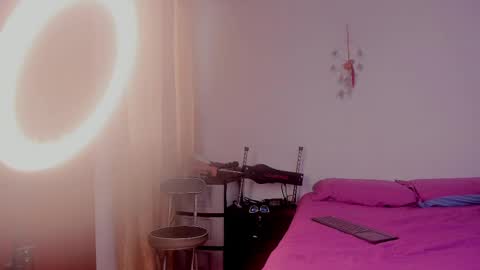 Snapshot of girasol_walton chatting on February 21, 1:00 pm Girasol Walton online show from February 21, 1:00 pm
