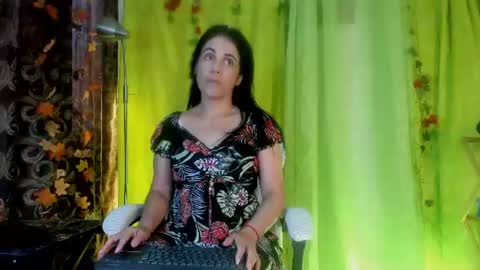 Girasol Walton online show from June 28, 2:01 pm