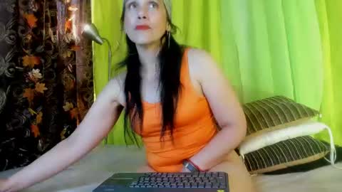Girasol Walton online show from July 14, 1:39 pm