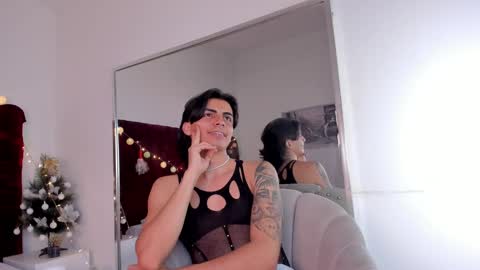 Snapshot of girishsilva chatting on December 5, 11:18 pm GirishSilva online show from December 5, 11:18 pm