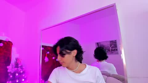Snapshot of girishsilva chatting on December 22, 8:36 pm GirishSilva online show from December 22, 8:36 pm