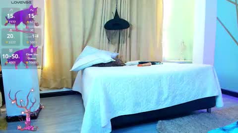 Girl Amada online show from October 4, 9:02 pm