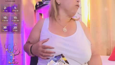 Girl Amada online show from November 25, 8:53 pm