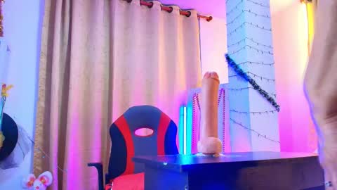 Girl Amada online show from December 4, 10:40 pm