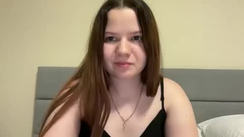 girl_cute07 online show from May 23, 7:18 pm