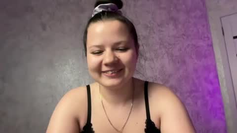 Snapshot of girl_cute07 chatting on July 10, 2:49 am girl_cute07 online show from July 10, 2:49 am