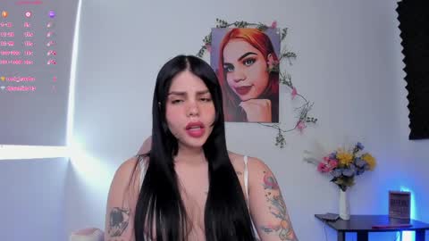 Snapshot of girl_dollx chatting on May 23, 3:49 pm Bri online show from May 23, 3:49 pm