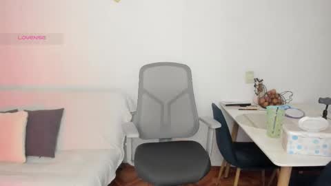 girl_inline online show from November 25, 12:32 am