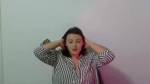Snapshot of girl_leya chatting on October 12, 7:02 pm girl_leya online show from October 12, 7:02 pm