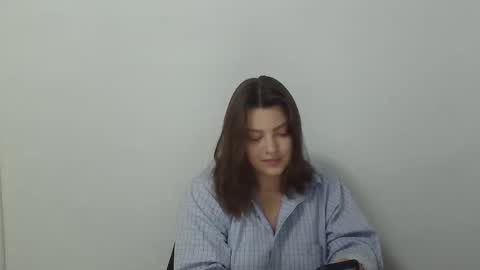 Snapshot of girl_leya chatting on October 26, 8:15 pm girl_leya online show from October 26, 8:15 pm