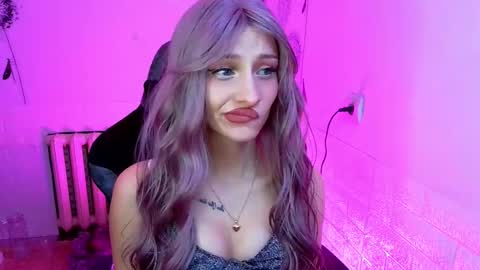 Snapshot of girlfriend_night chatting on February 24, 2:09 am Seniya online show from February 24, 2:09 am