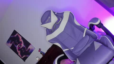 Snapshot of girls_cocks_23cmtss chatting on May 6, 1:36 am gaby 3 online show from May 6, 1:36 am