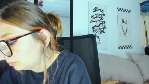 Maze    Thumbs up online show from December 3, 3:20 am