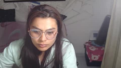 Snapshot of girlsex_hot chatting on June 3, 2:36 am girlsex_hot online show from June 3, 2:36 am
