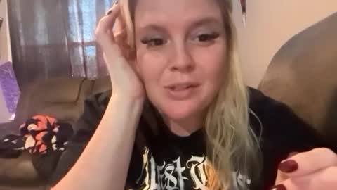 Snapshot of girthdaddy9 chatting on June 2, 4:09 pm girthdaddy9 online show from June 2, 4:09 pm