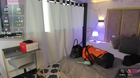     online show from September 12, 11:43 am