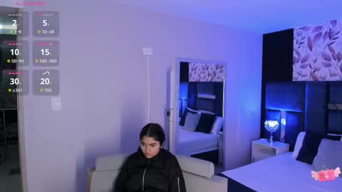     online show from November 10, 10:25 am