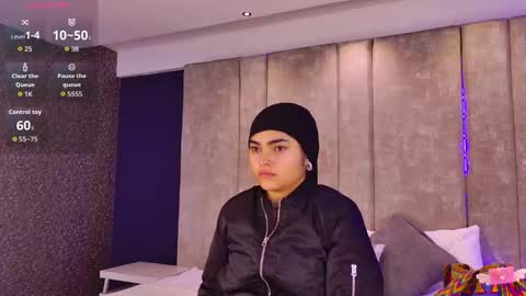     online show from November 23, 10:59 am