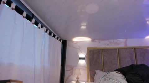     online show from November 27, 11:01 am