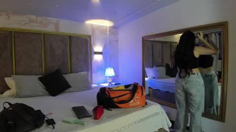 Snapshot of giselamaru chatting on February 2, 10:36 am online show from February 2, 10:36 am