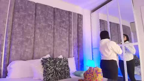     online show from March 6, 11:28 am