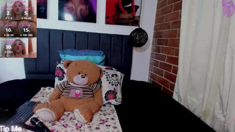 Snapshot of gisele_cedield chatting on October 14, 2:23 am Kylie online show from October 14, 2:23 am