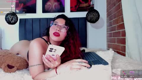 Snapshot of gisele_cedield chatting on February 3, 6:40 am Kylie online show from February 3, 6:40 am