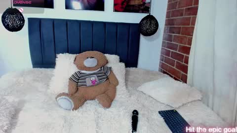 Snapshot of gisele_cedield chatting on February 22, 3:40 am Kylie online show from February 22, 3:40 am