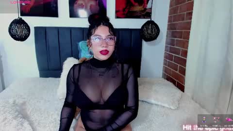 Snapshot of gisele_cedield chatting on June 15, 4:47 am Kylie online show from June 15, 4:47 am