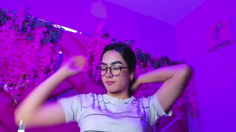 Snapshot of gisell_squirt chatting on October 14, 12:50 pm gisell_squirt online show from October 14, 12:50 pm