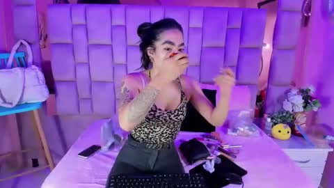 gisell_squirt online show from December 1, 12:54 pm