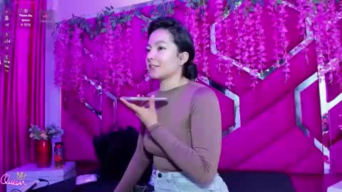 Snapshot of gisell_squirt chatting on April 13, 12:43 pm gisell_squirt online show from April 13, 12:43 pm