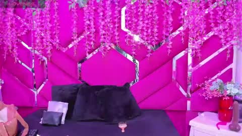 Snapshot of gisell_squirt chatting on April 14, 1:17 pm gisell_squirt online show from April 14, 1:17 pm