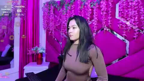 Snapshot of gisell_squirt chatting on April 17, 2:09 pm gisell_squirt online show from April 17, 2:09 pm