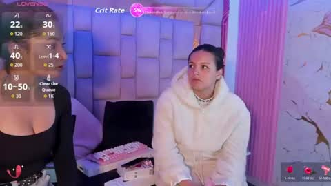 Snapshot of gisell_squirt chatting on June 24, 12:59 pm gisell_squirt online show from June 24, 12:59 pm