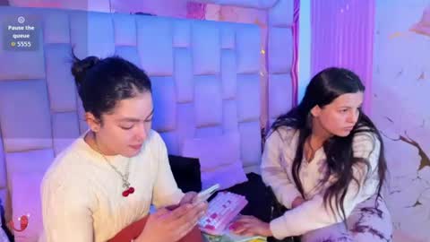 Snapshot of gisell_squirt chatting on July 9, 12:31 pm gisell_squirt online show from July 9, 12:31 pm
