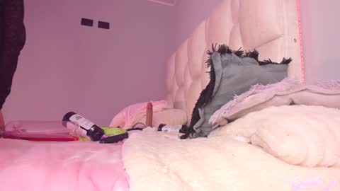 Instagram gisellee  22  online show from March 8, 7:09 pm