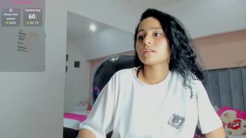 GISELLE ROLDAN online show from November 15, 8:27 pm