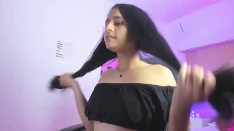 GISELLE ROLDAN online show from March 5, 4:08 am