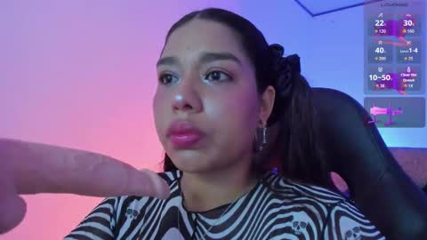 Snapshot of giselle_upp chatting on November 6, 12:22 am Giselle online show from November 6, 12:22 am