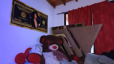 Snapshot of giselreyes1 chatting on April 20, 6:53 pm . Gisel Reyes . online show from April 20, 6:53 pm