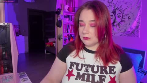 AlexaMillis online show from December 5, 8:33 pm