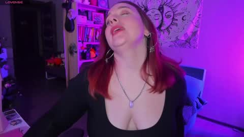 AlexaMillis online show from January 4, 9:52 pm