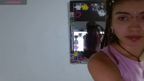 Snapshot of giulietta_mon chatting on May 2, 6:02 pm Giulietta online show from May 2, 6:02 pm
