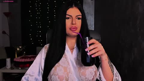 Giulia online show from February 3, 10:32 pm